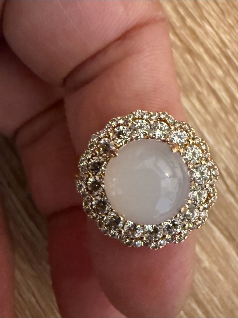 Elegant Gold-Tone White Cabochon & Crystal Ring